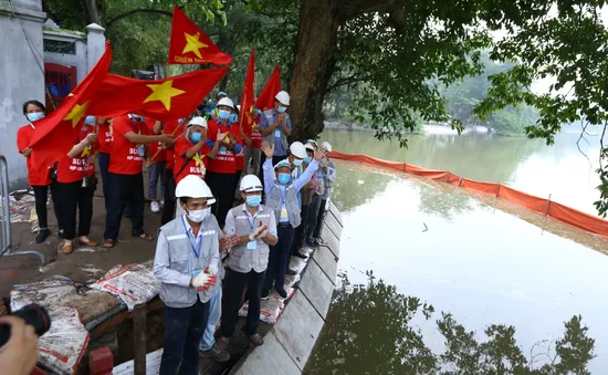 Hoàn thành công trình kè hồ Hoàn Kiếm sau 65 ngày thi công