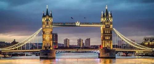 Hy hữu: Cầu Tháp London nâng lên không thể hạ xuống trong khoảng 1 giờ