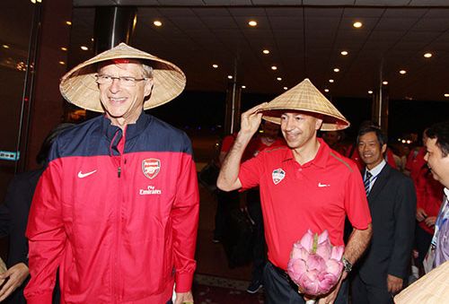 HLV Wenger dẫn dắt tuyển các ngôi sao bóng đá Pháp thi đấu giao hữu ở Việt Nam