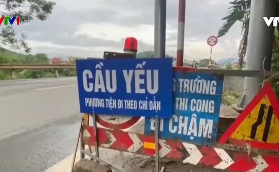 Cầu Đoan Hùng cấm xe 6 tháng vẫn chưa được sửa chữa