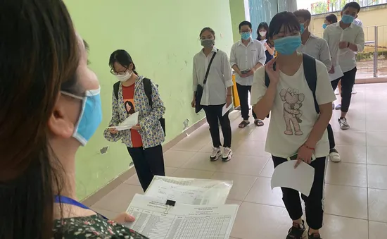 Chuyển địa điểm thi tốt nghiệp THPT ở Hà Nội do phát hiện cán bộ coi thi là F2