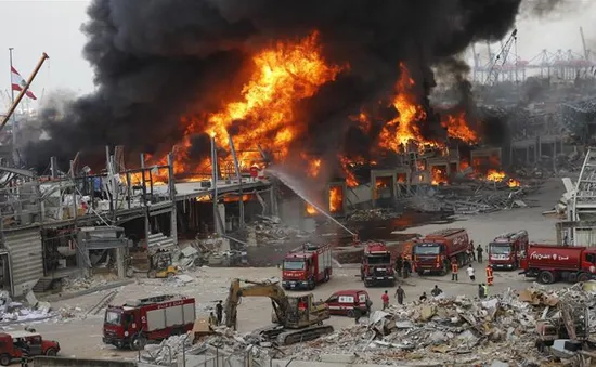 Lại xảy ra hỏa hoạn tại khu vực cảng Beirut, 1 tháng sau vụ nổ kinh hoàng