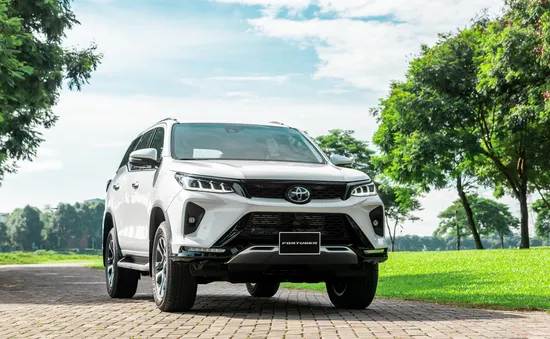 Toyota Fortuner 2020 chính thức ra mắt với giá khởi điểm gần 1 tỷ đồng