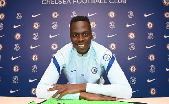 Edouard Mendy chính thức cập bến Chelsea