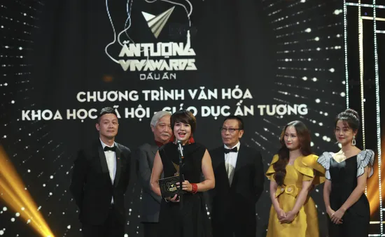 "Quán thanh xuân: Về nhà xem phim" chiến thắng ở VTV Awards 2020