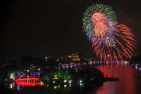 Cả nước vui tươi và phấn khởi đón chào năm mới 2021