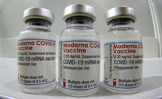 CDC Mỹ khuyến nghị về tiêm mũi tăng cường đối với vaccine của Moderna, Johnson & Johnson