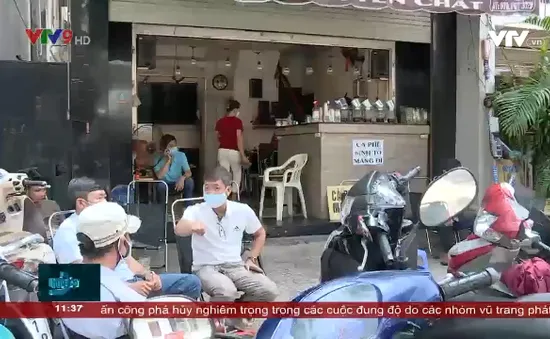 TP. HCM ngày đầu quán xá phục vụ tại chỗ trở lại