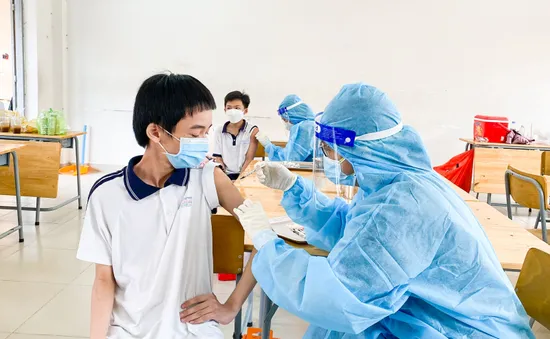 Địa phương đầu tiên tiêm vaccine COVID-19 cho trẻ 14-15 tuổi