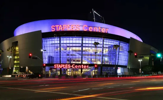 Sân nhà của Los Angeles Lakers sắp đổi tên