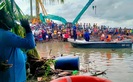 Phà bị lật ở Sri Lanka khiến ít nhất 6 người tử vong, trong đó có 4 trẻ em