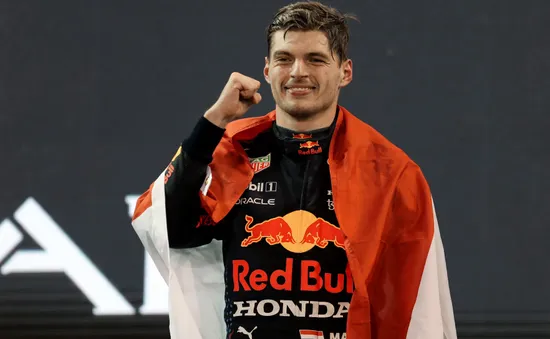 Max Verstappen giành chức vô địch F1 đầu tiên trong sự nghiệp