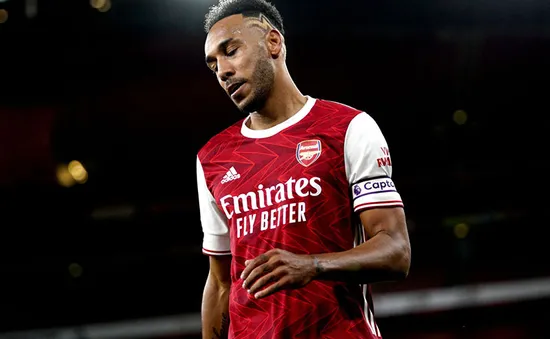 Arsenal chính thức tước băng đội trưởng của Aubameyang