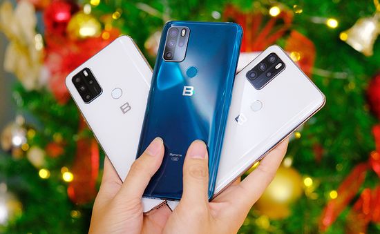 Bộ 3 Bphone dòng A trình làng với mức giá mềm