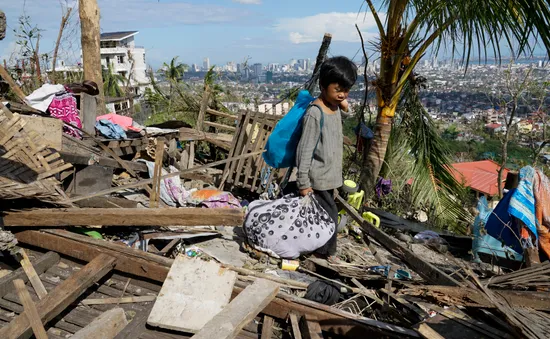 Số nạn nhân tử vong do siêu bão Rai ở Philippines tăng lên hơn 140 người