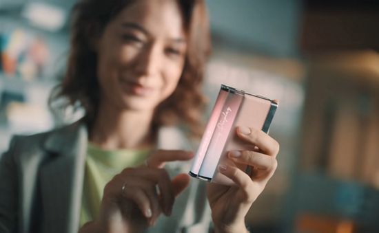 Samsung sắp ra mắt smartphone màn hình có thể cuộn và gập lại?