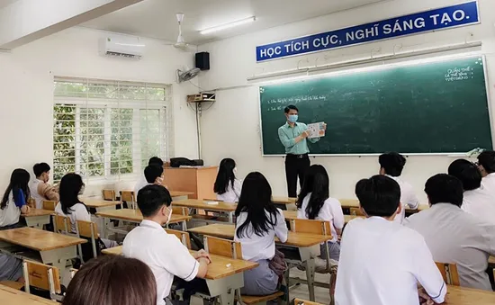 Học sinh lớp 9 và 12 ở TP Hồ Chí Minh sẽ kiểm tra học kì 1 trực tiếp