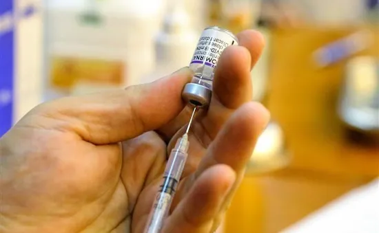 Thực hư vaccine COVID-19 gây vô sinh, nổi hạch sau tiêm có đáng lo?