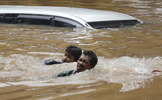 Lũ lụt nghiêm trọng tại Jakarta, hơn 1.000 dân phải sơ tán khẩn cấp