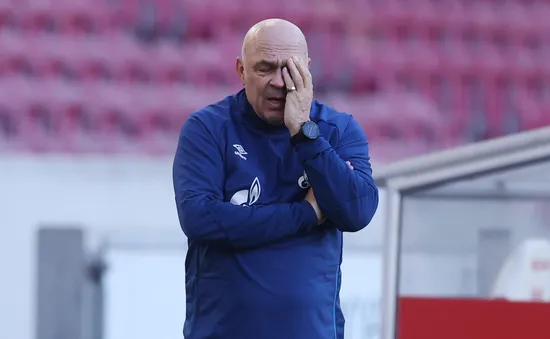 Chìm sâu trong khủng hoảng, Schalke sa thải HLV thứ 4 trong mùa giải