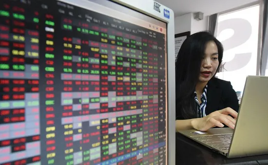 Đề xuất nâng lô giao dịch lên 1.000 chứng khoán: Giải pháp đỡ “tiêu cực” nhất?