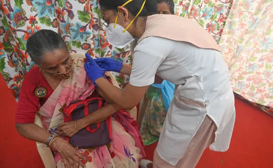 Bị tiêm vaccine phòng dại thay vì vaccine COVID-19