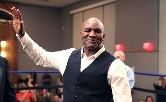 Evander Holyfield xác nhận thời gian tái xuất