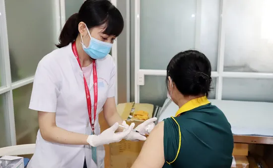 Hơn 129.000 liều vaccine phòng COVID-19 được tiêm trong ngày 16/9