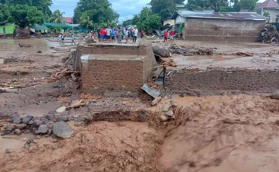 Bão mạnh làm nhiều người thiệt mạng tại Bangladesh, Indonesia và Timor Leste