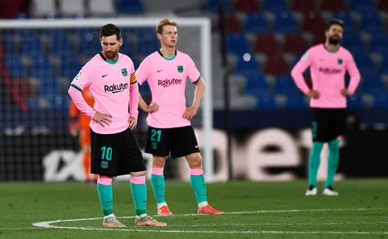 Hoà Levante, Barca hụt hơi trong cuộc đua vô địch La Liga với Real và Atletico