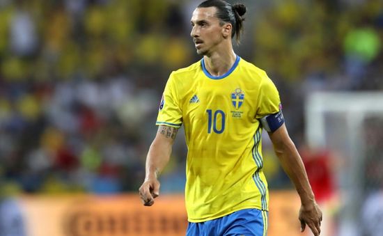 Zlatan Ibrahimovic sẽ vắng mặt tại UEFA EURO 2020