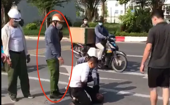 Giám đốc Công an Hà Nội nói gì về kỷ luật Đại úy đứng nhìn tài xế taxi vật lộn với cướp?
