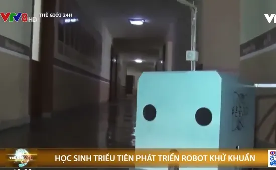 Học sinh Triều Tiên phát triển robot khử khuẩn