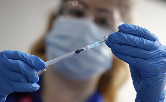 Sản xuất lọ đựng vaccine COVID-19: Không dễ làm, ít doanh nghiệp đủ trình độ tham gia