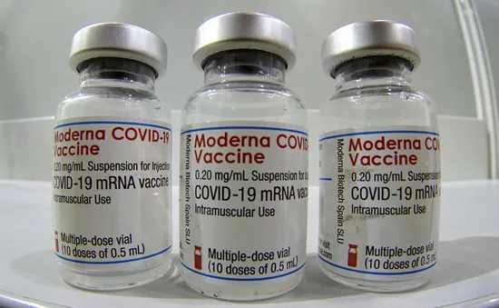 Vaccine COVID-19 của Moderna có "hiệu quả cao" với trẻ em từ 12 - 17 tuổi