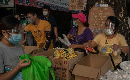 Kho thực phẩm cộng đồng hỗ trợ hàng triệu người gặp khó khăn do COVID-19 ở Philippines