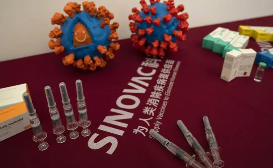 EU bắt đầu thẩm định vaccine Sinovac của Trung Quốc