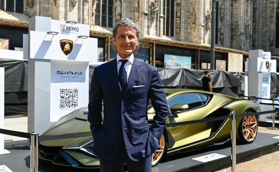 Giới siêu giàu xuống tiền, Lamborghini "cháy" siêu xe