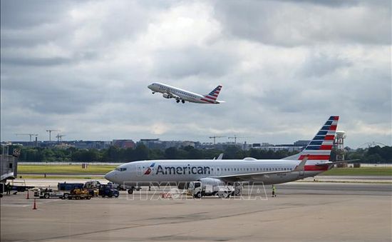 American Airlines hủy hàng trăm chuyến bay mỗi ngày vì khan hiếm nhân công