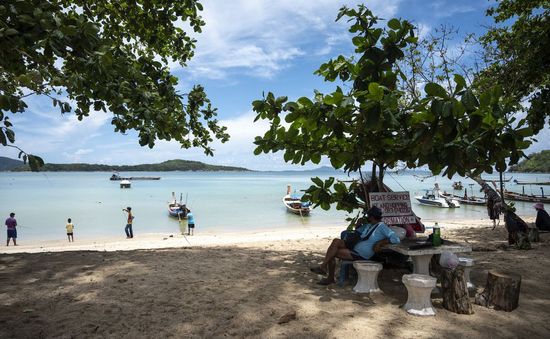 "Hộp cát Phuket" kỳ vọng “hồi sinh” du lịch Thái Lan