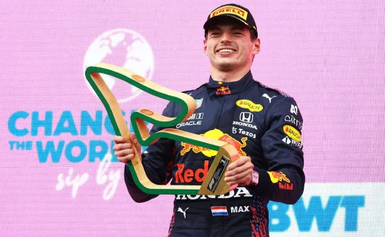 Max Verstappen dễ dàng giành chiến thắng tại GP Styrian