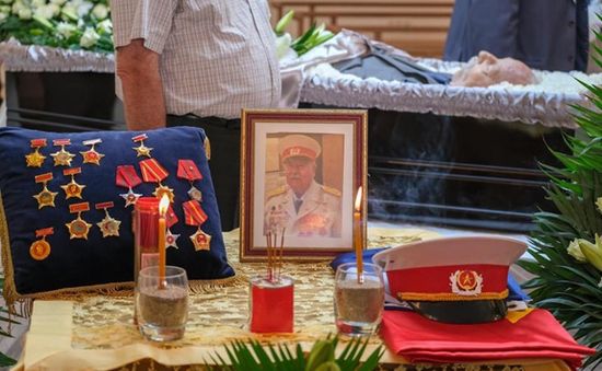 Lễ tang của anh hùng Kostas Sarantidis Nguyễn Văn Lập được cử hành theo nghi thức QĐND Việt Nam