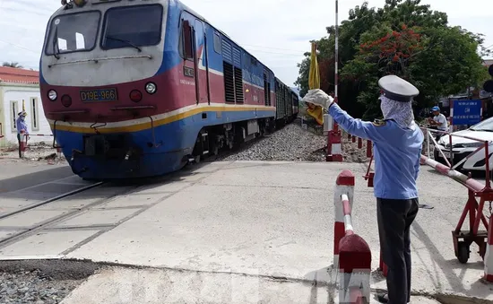 Chạy tàu chuyên biệt đưa người dân các tỉnh phía Nam về quê