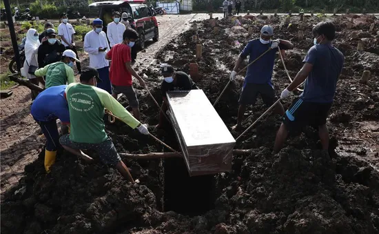 Số ca mắc COVID-19/ngày ở Indonesia tăng 6 lần trong vòng 1 tháng