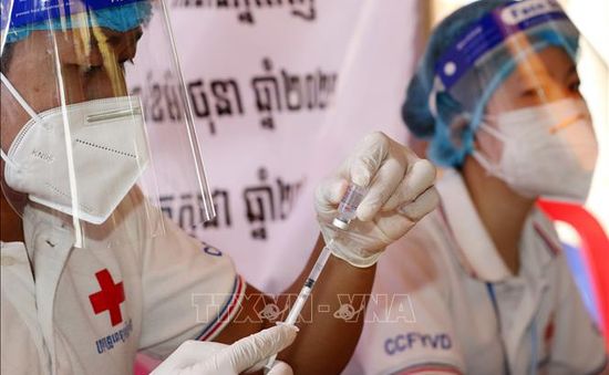 Campuchia ghi nhận 33 ca tử vong/ngày, tình hình dịch tại Lào có tín hiệu tích cực