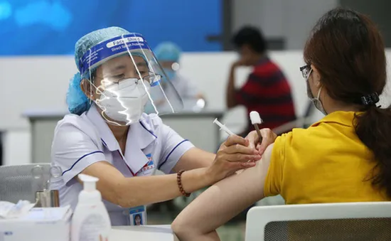 Hà Nội phấn đấu đạt tối đa 200.000 mũi tiêm vaccine COVID-19/ngày