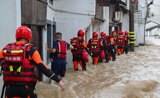 Bão In-Fa đổ bộ vào Trung Quốc gây mưa lớn