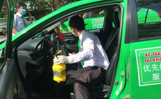 Hà Nội cấp mã xác nhận tin nhắn cho 200 xe taxi hoạt động