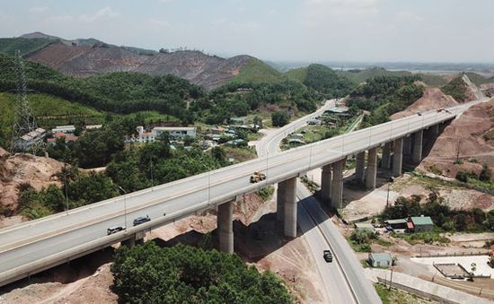 Quảng Ninh duy trì đà tăng trưởng trong trạng thái bình thường mới