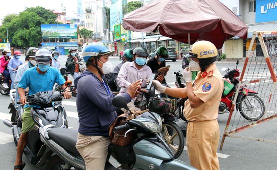 3 nguyên nhân khiến người dân TP Hồ Chí Minh ra đường đông đúc hơn những ngày qua